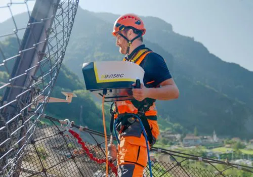 Montage Zeitraffer-Kamera auf Baustelle